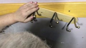 Креплю вешалку на гипсокартон . Проверка временем .