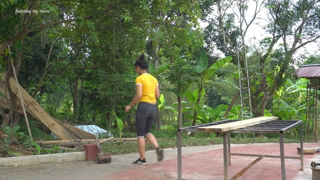 How To Finish Building and Decorate The Farm Gate, OFF GRID FARM || Building My Farm смотреть онлайн