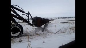 Самодельный минипогрузчик: работаем ковшом ,  лопатой и вилами.