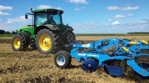 Дисковый лущильник Softer (Софтер) - работа по влажной стерне с трактором John Deere 8285