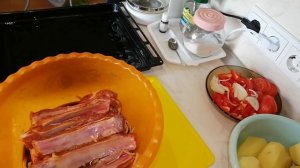 Праздничное горячее блюдо. Свиные ребра с овощами в духовке. Рецепт