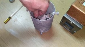 Литьё крышки электродвигателя из алюминия, в песчано глиняную смесь.