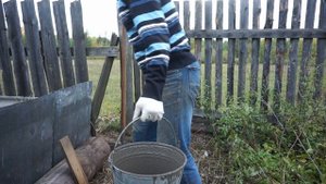 Делаю второй забор из ПЭТ пластика