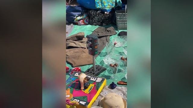 Барахолка в Питере на Удельной 17.06.23 смотреть онлайн