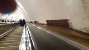Станция метро "Ломоносовская".