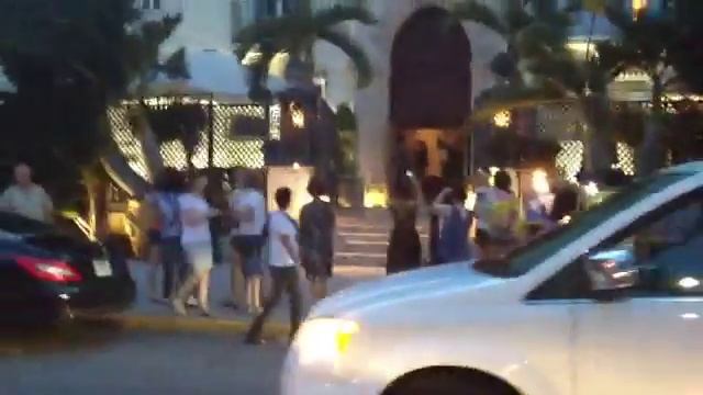 Маями СаусБич возле дома Версаче смотреть онлайн