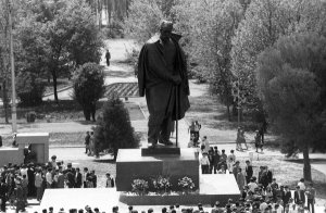 Қумрӣ Қодирова