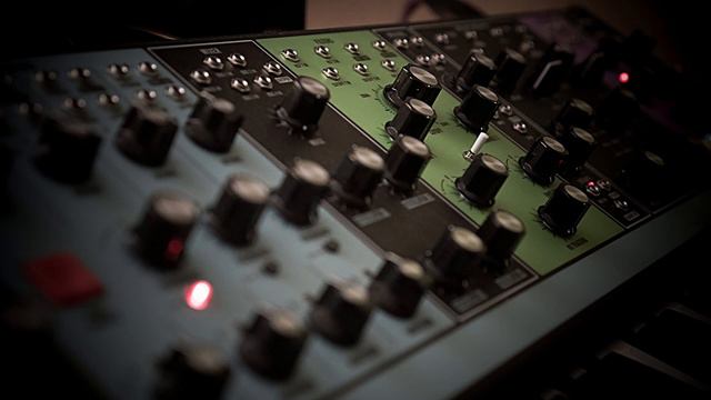 4 synths compared - Analog sounds
