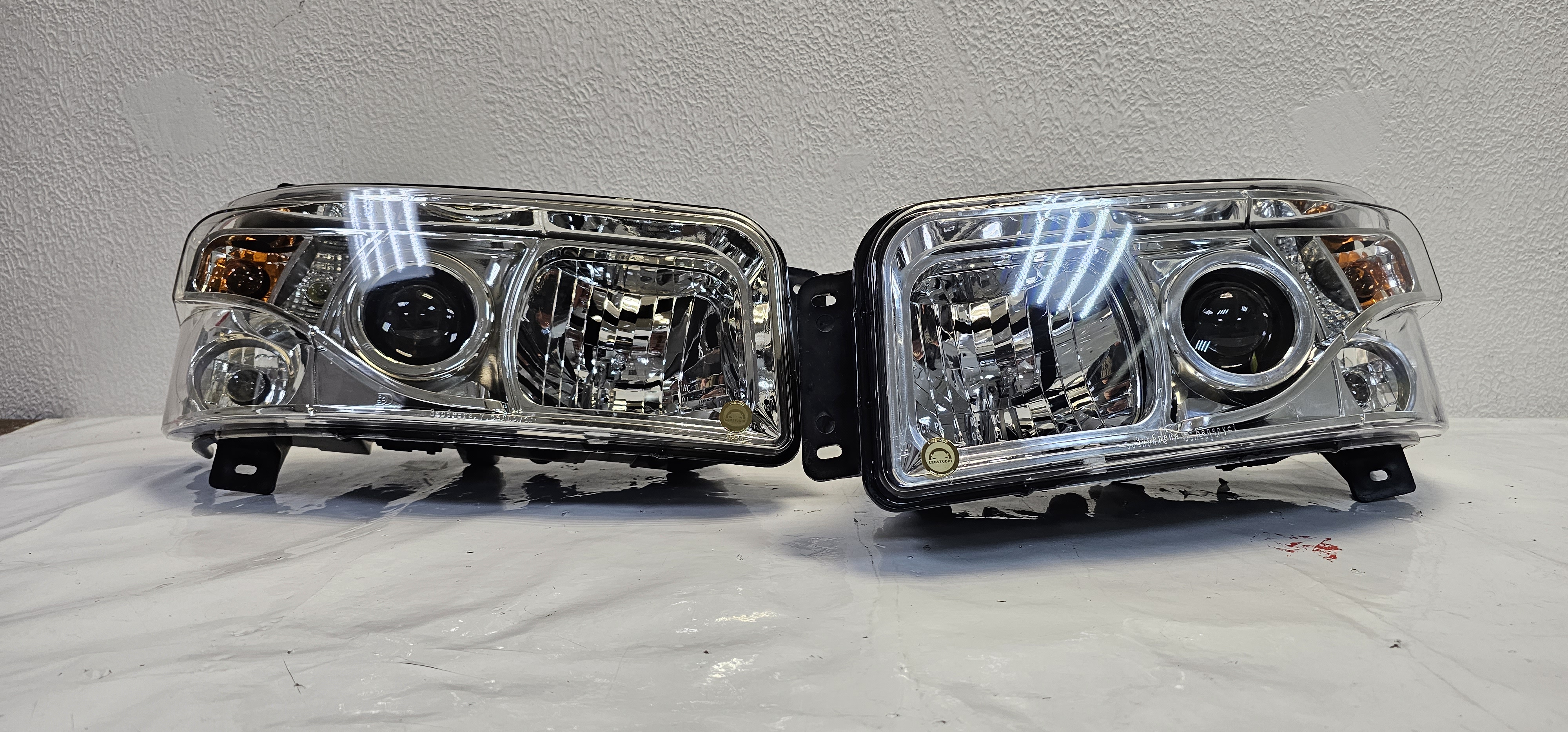 МАЗ модернизация света фар. Подготовка фар для установки. Установка Bi led.