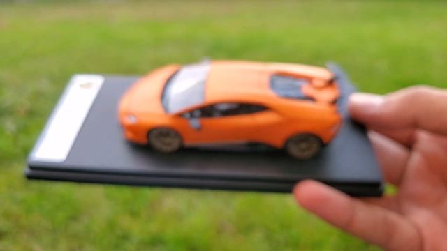Unboxing Looksmart Lamborghini Huracan Performante - 143 Hand made model