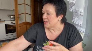 ДАЧНИКИ ЭСТОНИИ. Готовлю ПИРОЖКИ с ЗЕЛЕНЫМ  ЛУКОМ и ЯЙЦОМ. Заморозка лука. Отдых.