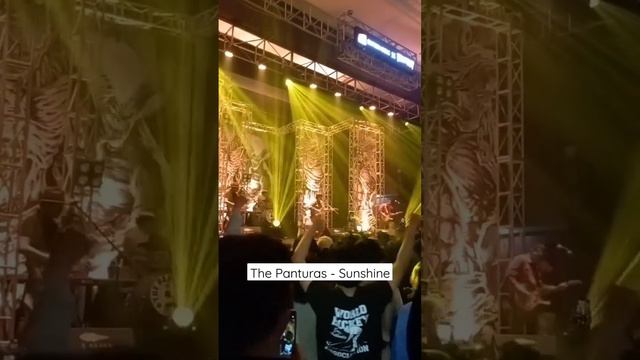 The Panturas Sunshine Live, Nyanyi Sampe Fales