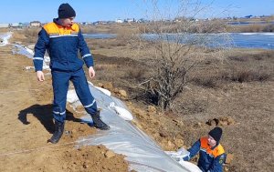 Спасатели укрепляют берега в Курганской области / События на ТВЦ