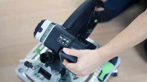 Аккумуляторная торцовочно-усовочная пила Festool SYMMETRIC SYMC 70 EB