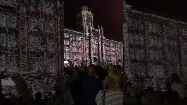 Екатеринбург. Световое шоу на здании администрации города. Юбилей 300 лет