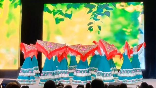 Задоринка. Русский танец с платками смотреть онлайн