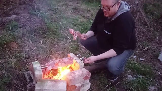 ШАШЛЫЧОК В ДЕРЕВНЕ!! Отдых на Майских в Деревне 2019/ Рецепт шашлыка от Ивана смотреть онлайн