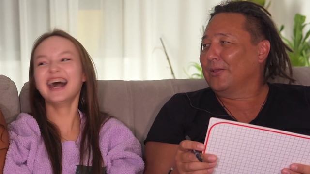 МОЙ ПАРЕНЬ НЕ НРАВИТСЯ РОДИТЕЛЯМ? ПАПА vs МАМА смотреть онлайн