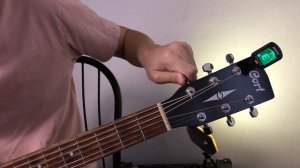 How to tune Guitar with tuner (AROMA AT-01A)