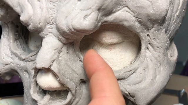 Леплю (детализирую) маску черепа