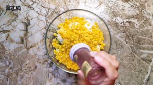 ИЗУМИТЕЛЬНЫЙ #салат из колбасы копченой, кукуруцы, свежий огурцов и куриных яиц.