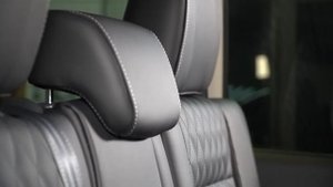 Mitsubishi Pajero перетяжка салона в чёрную кожу с ромбиками [Pajero 2022]