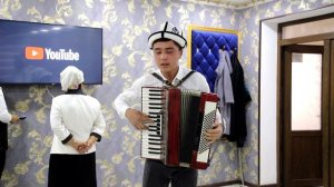 Жандуу ун менен 5 б класста болгон эле.