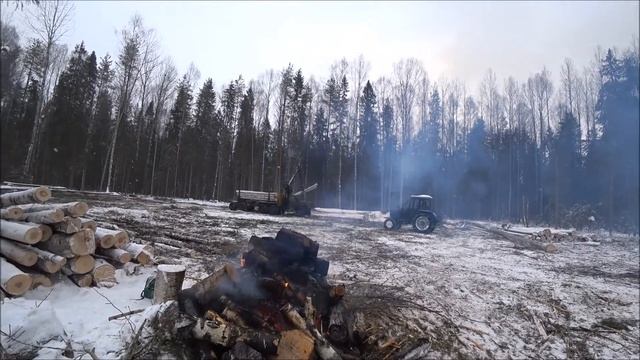 Работа зимой в лесу. МТЗ-82 на трелёвке смотреть онлайн