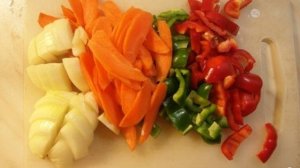 Свинина в кисло-сладком соусе с овощами