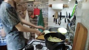 Солянка с грибами, копченостями и сосисками.