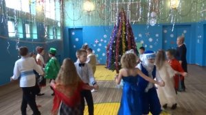 Новогодний танец учеников 4 класс Марьянское