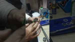 Установка внутреннего сальника рулевой рейки Mercedes Sprinter 903