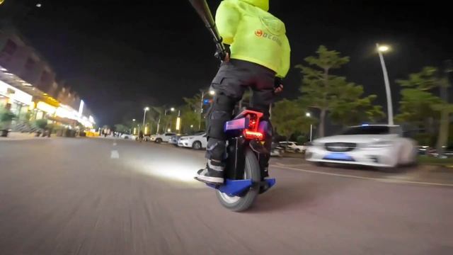 Begode (Gotway) EX30 4000W Motor Electric Unicycle with 3600WH100V Battery ; Max Speed: 100-120 km/ смотреть онлайн