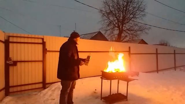 Загорится ли бензин с маслом, простоявший год в неотапливаемом сарае? Будем разбираться!!! смотреть онлайн