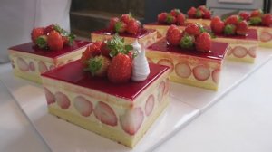 Как приготовить клубничный торт "Фрезье" - Корейская уличная еда
