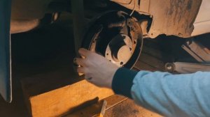 Самая подробная замена задних тормозных колодок на VW polo. Клинит ручник? - обслуживаем тормоза