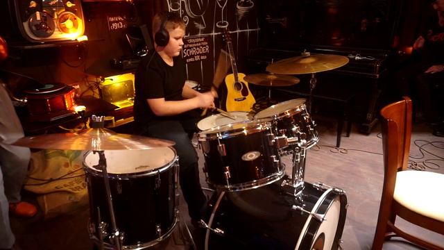 Политов Иван: Beatles - Ob-la-di Ob-la-da (drum cover live) смотреть онлайн