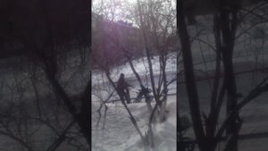 Бомж психует,опаздывает,матерится,