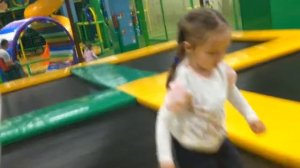 Парк развлечений, день с детьми