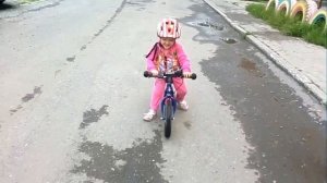 девочка на велике