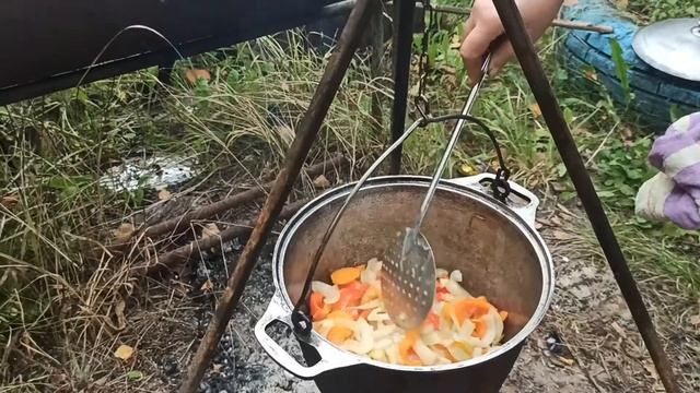 "УТКА ПО-ДЕРЕВЕНСКИ"\ГОТОВИМ ВКУСНЕЙШУЮ УТКУ В КАЗАНЕ НА КОСТРЕ!!! смотреть онлайн