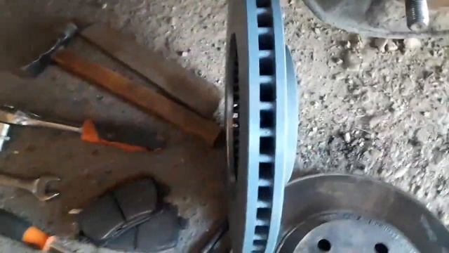 Очередное ТО.Замена тормозных дисков и колодок смотреть онлайн