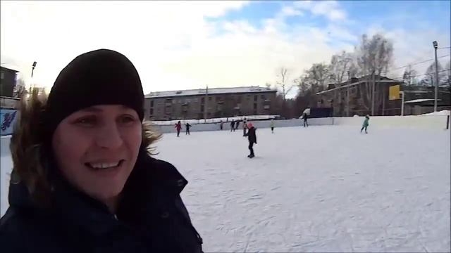 Хочу пожрать - Андрюха первый раз на коньках Жесть смотреть онлайн