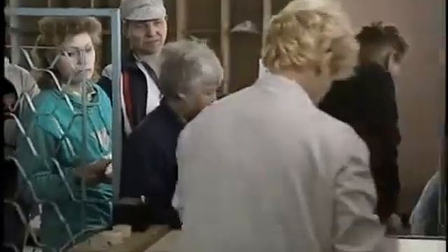 Продуктовый магазин, Москва, 1990 год