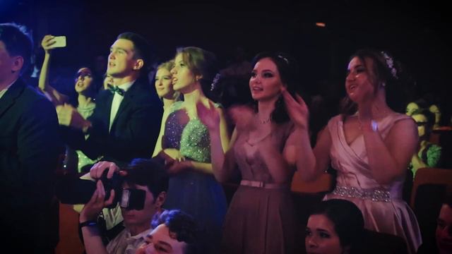 ВЫПУСКНИКИ 2019 смотреть онлайн