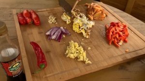 Удон с овощами и соевым соусом. Вок удон с овощами. Как приготовить удон с овощами