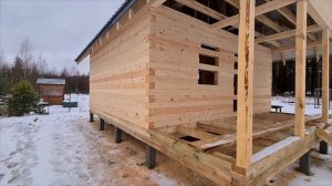 Дом из бруса под усадку 6х8 м² с террасой 2×6 м² п. Моторное || Как проходит стройка брусовых домов