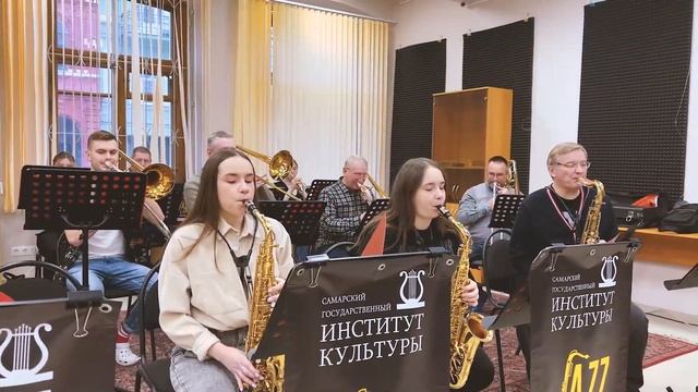 В СГИКе стартовал обучающий интенсив Музыкальной академии Ларисы Долиной смотреть онлайн