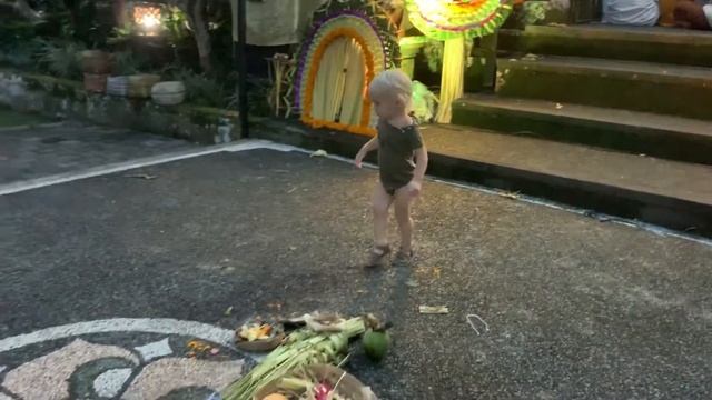 526 день. Ставим свечку на 40 день, как дедушка ушёл в новую лучшую жизнь смотреть онлайн