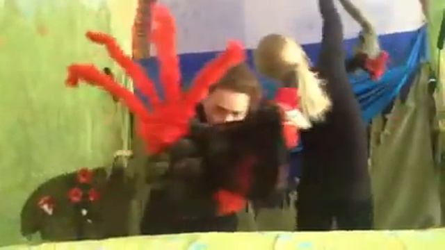 Кусочек кукольного спектакля "Гадкий утенок" смотреть онлайн